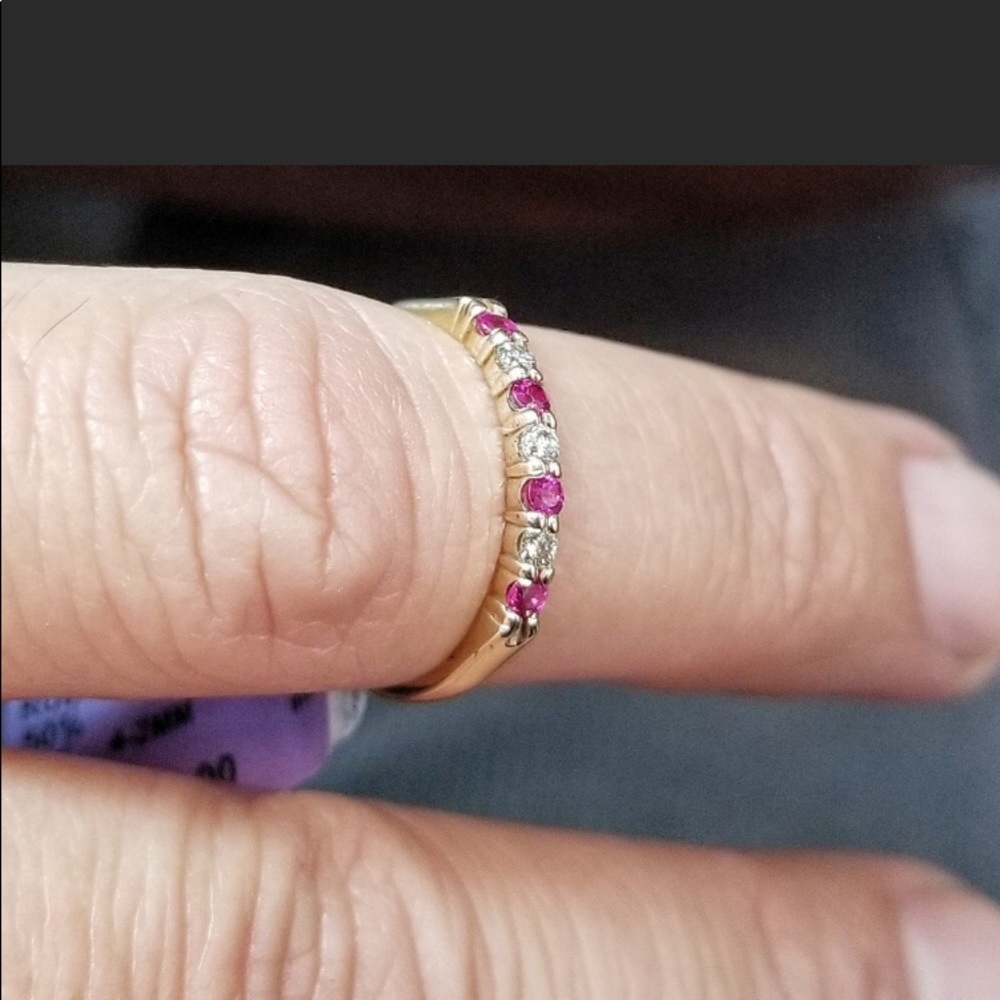 14 k yellow gold ring band with genuine diamonds